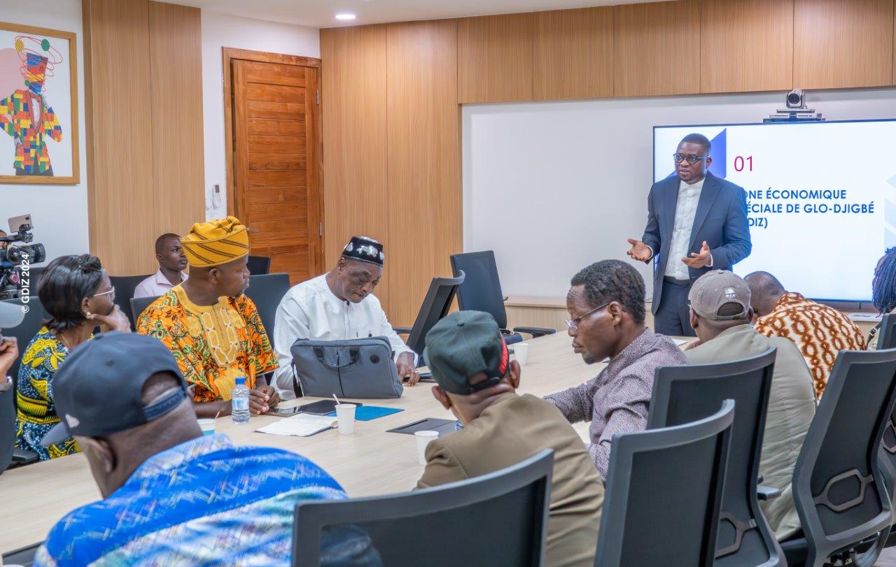 Visit of the National Assembly Deputies and Members of Benin CES to GDIZ