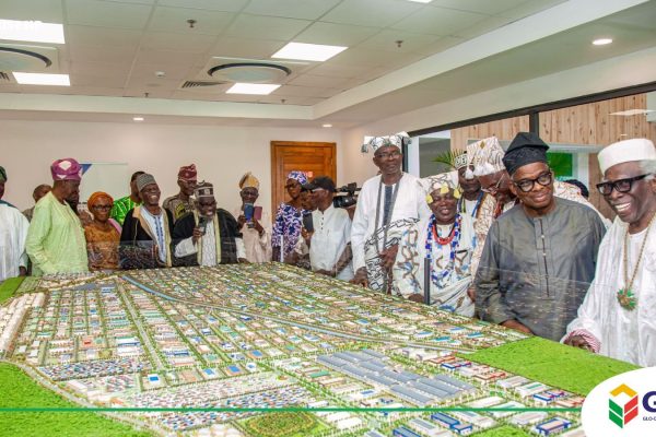 delegation from the Collectif des Sages et Cadres de Porto-Novo, led by Patriarch Urbain Karim da SILVA, was invited to visit GDIZ